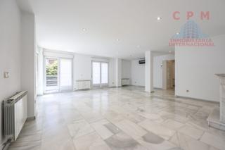 Affitto Casa a schiera in Peñagrande. Espectacular chalet reformado, sin amueblar, de 352 m2, 5 habita