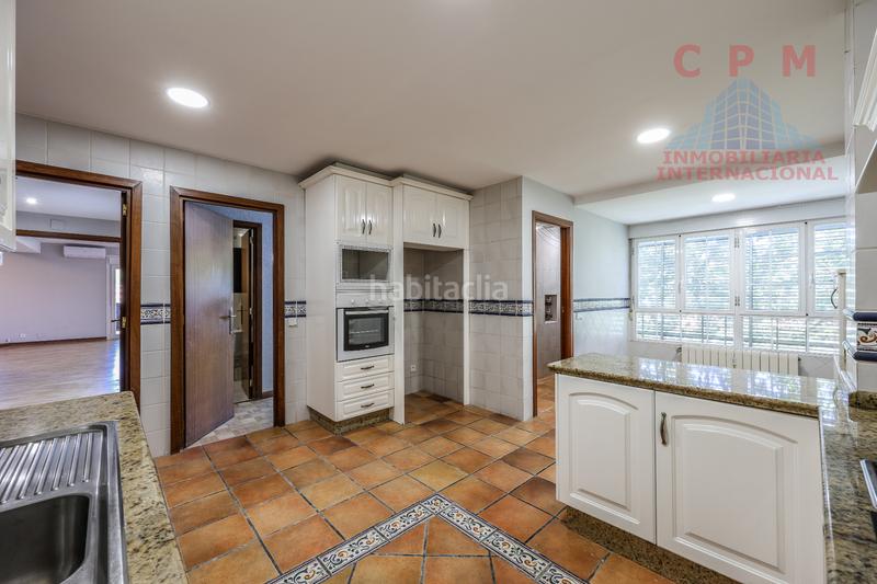 Foto 06fe4316-4f95-4b32-893d-d8e6f4682ae3. Lloguer pis amb calefacció aparcament a Apóstol Santiago Madrid