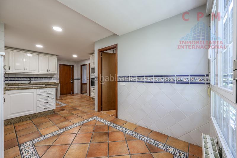 Foto 0ed45a6f-0229-499a-af44-20b1ccf02544. Lloguer pis amb calefacció aparcament a Apóstol Santiago Madrid