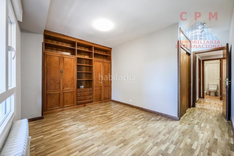 Foto 6a299a6a-7140-4b14-9372-318b595010f2. Lloguer pis amb calefacció aparcament a Apóstol Santiago Madrid