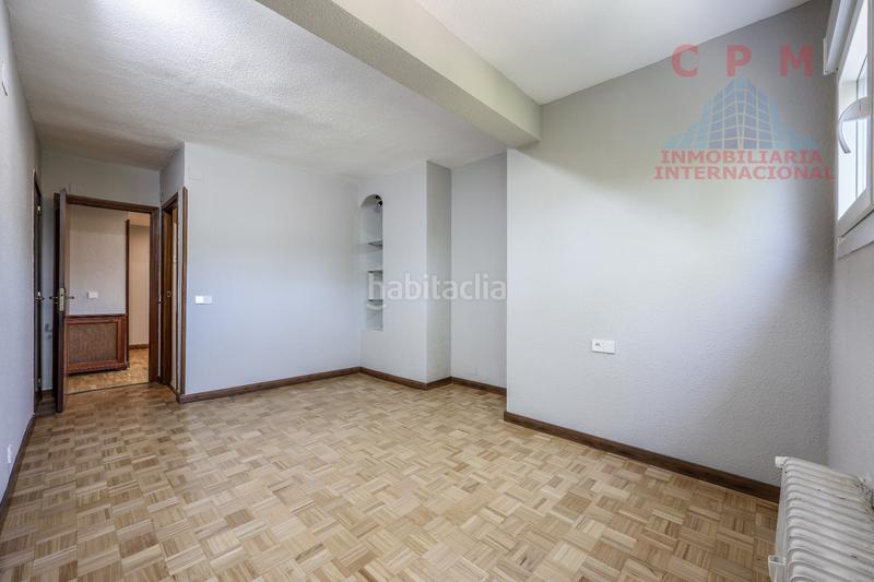 Foto 7d29ca8d-2fe1-499b-82d9-1af417b9bcd3. Lloguer pis amb calefacció aparcament a Apóstol Santiago Madrid