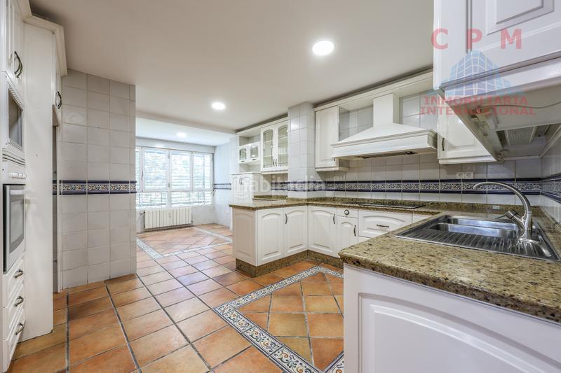 Foto 855d7337-ad4c-4333-afb6-e8c61f4805a4. Lloguer pis amb calefacció aparcament a Apóstol Santiago Madrid