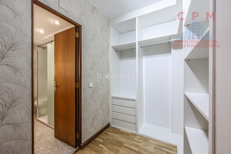 Foto 8c143947-5620-4a79-bccc-4954d38c3ee5. Lloguer pis amb calefacció aparcament a Apóstol Santiago Madrid