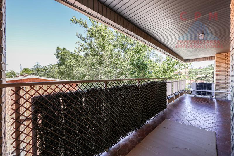 Foto a0fc5de9-3cc6-499e-9f66-ebc872088619. Lloguer pis amb calefacció aparcament a Apóstol Santiago Madrid