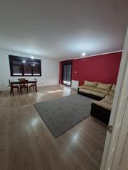 Rent Flat in Centro. Magnífico piso bajo, sin amueblar, de 268 m2, 4 dormitorios, una
