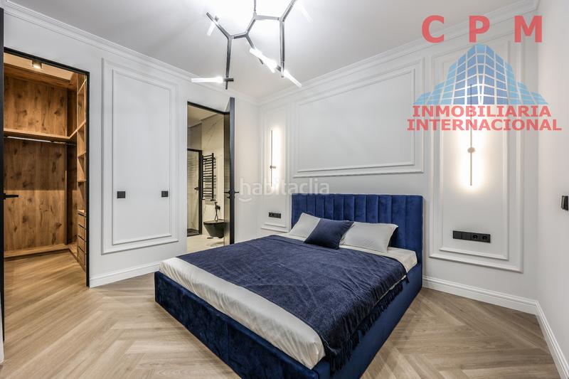 Foto 03231e94-ff5f-44cc-b404-318768b5ea50. Piso magnífico y luminoso piso de lujo, amueblado y totalmente reformado, de 155 m2, 2 habitaciones y un balcón; próximo al metro lista en Madrid