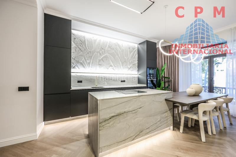 Foto 0b15f7d4-8f51-4aea-b7c7-4e8f8930e62d. Piso magnífico y luminoso piso de lujo, amueblado y totalmente reformado, de 155 m2, 2 habitaciones y un balcón; próximo al metro lista en Madrid