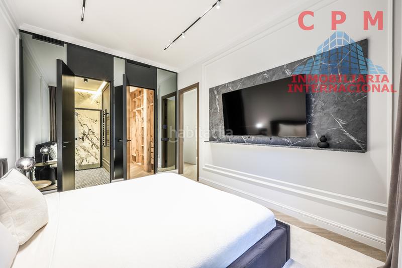 Foto 2785f7cf-f7bc-4a1c-ae4b-e5671f7ddc2b. Piso magnífico y luminoso piso de lujo, amueblado y totalmente reformado, de 155 m2, 2 habitaciones y un balcón; próximo al metro lista en Madrid