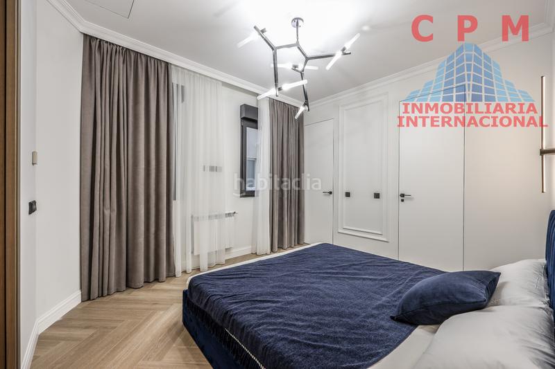 Foto 9a262c88-f3b5-46f7-81cb-9f9ab7b63aed. Piso magnífico y luminoso piso de lujo, amueblado y totalmente reformado, de 155 m2, 2 habitaciones y un balcón; próximo al metro lista en Madrid