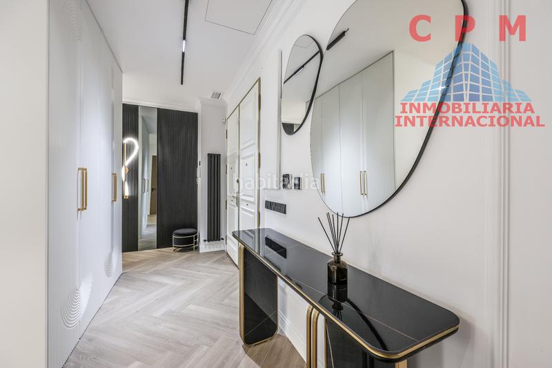 Foto a359207d-4d93-4528-be2f-999892349f4b. Piso magnífico y luminoso piso de lujo, amueblado y totalmente reformado, de 155 m2, 2 habitaciones y un balcón; próximo al metro lista en Madrid