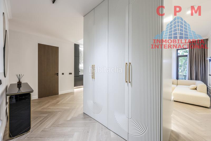 Foto bd1dd55a-0d7c-45a8-b0bb-4dfc024ec6b4. Piso magnífico y luminoso piso de lujo, amueblado y totalmente reformado, de 155 m2, 2 habitaciones y un balcón; próximo al metro lista en Madrid