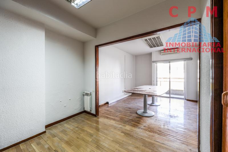 Foto 6cf7af88-5d39-4faf-afb3-e398f9acb6b6. Rent office space with heating parking in Castillejos-Cuzco Madrid
