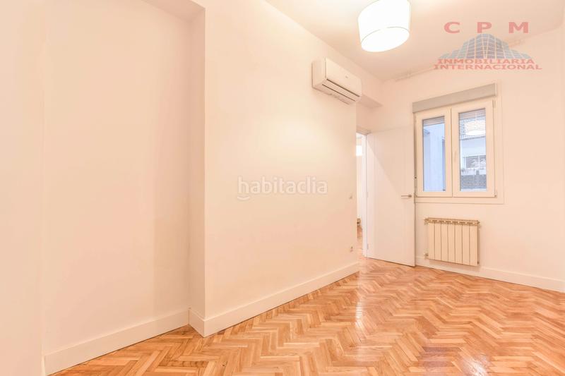 Foto 31c0797a-ddf5-4de2-938f-a0c0c35b830e. Lloguer pis amb calefacció a Jerónimos Madrid