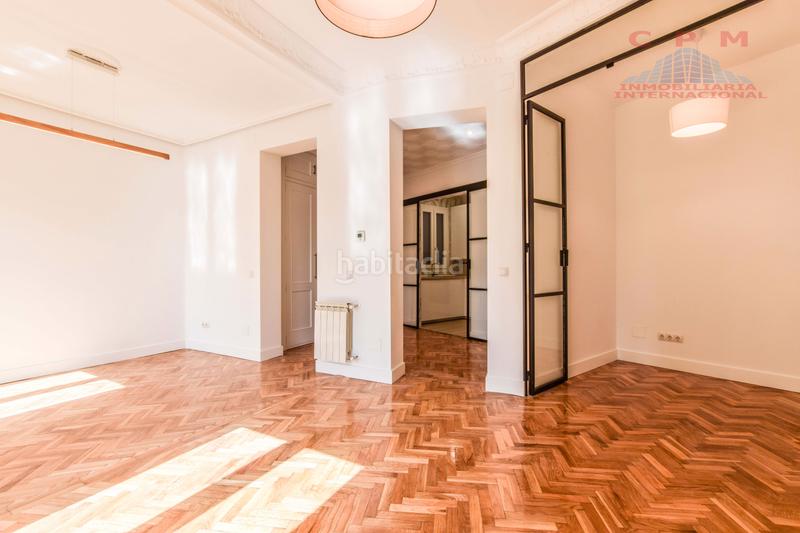 Foto f5088339-cee8-4004-8fea-f344fdfcfe36. Lloguer pis amb calefacció a Jerónimos Madrid