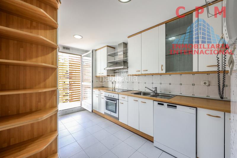 Foto 4a2a735a-0e87-4911-aa0c-e2712e3d4c38. Rent flat with heating parking pool in Mirasierra Madrid