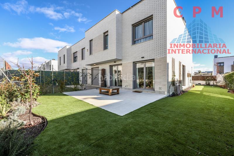 Foto 50239b91-e5dc-40ec-865a-4a6551600db9. Lloguer casa aparellada amb calefacció aparcament a Torrejón de Ardoz