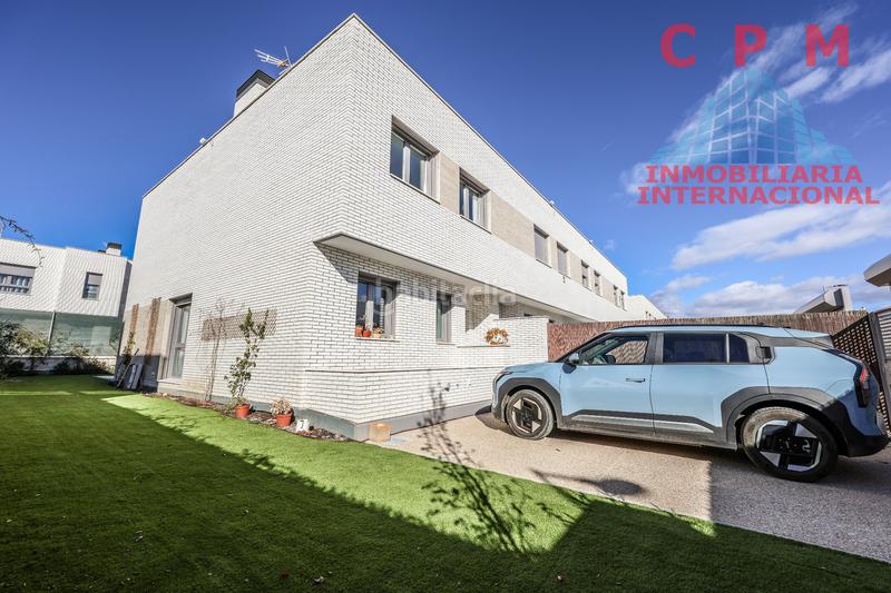 Foto 721945ff-2e1b-408f-9acc-ceb2ff76323c. Lloguer casa aparellada amb calefacció aparcament a Torrejón de Ardoz