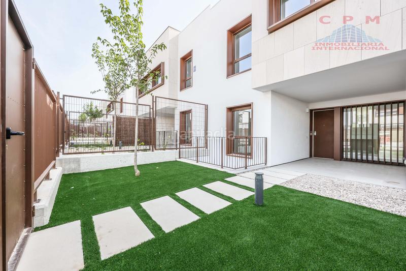 Foto 8d440895-3855-4f9b-af8f-f3ee098af1c6. Affitto casa a schiera con riscaldamento parcheggio piscina in Madrid