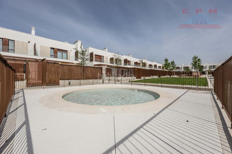 Foto aaec9837-5dad-4eb0-8c24-e04eed7ec0d8. Affitto casa a schiera con riscaldamento parcheggio piscina in Madrid
