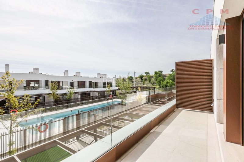 Foto 50e55847-330c-49d4-b177-b9fea431d098. Location maison jumelée avec chauffage parking piscine dans Madrid