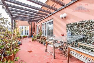 Alquiler Ático en Embajadores-Lavapiés. Amplio y luminoso ático de 217 m2, 2 habitaciones y terraza, jun