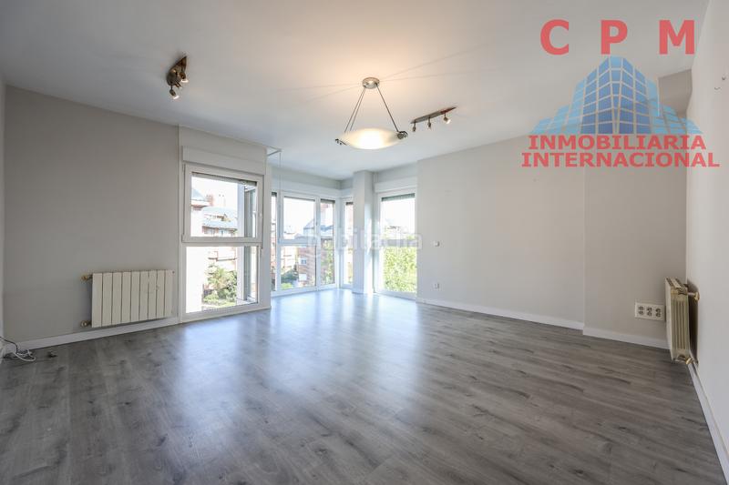 Foto 171f4c7e-993b-4bf9-bc05-519834dfdf66. Rent flat with heating parking pool in Corralejos-Campo de las Naciones Madrid