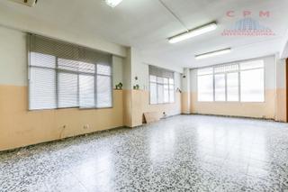 Geschäftsraum in Casco Antiguo. Enorme inmueblel compuesto de 4 locales, a pie de calle, de 871m