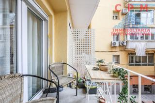 Location Appartement à Prosperidad. Estupendo y luminoso piso reformado, amueblado, de 110m2, 3 habi