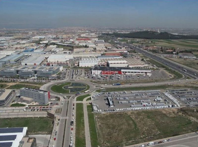 Foto cbed19d4-cdaf-4560-87b5-90e86089a627. Solar industrial a Centro Getafe