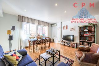 Location Appartement à Ríos Rosas-Nuevos Ministerios. Magnífico y luminoso piso amueblado, de 90 m2 y 3 habitaciones,