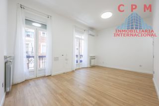 Location Appartement à Argüelles. Luminoso piso sin amueblar, recién reformado, a estrenar, de 100