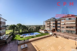 Miete Etagenwohnung in Golf-El Carralero. Estupendo piso reformado y sin amueblar, de 136 m2, 4 dormitorio