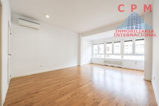 Rent Flat in Ibiza. Estupendo y luminoso piso sin amueblar, de 170 m2, con 4 habitac