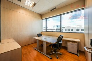 Bureau à Ensanche. Amplia y luminosa oficina, de 176 m2, con varios despachos y sal