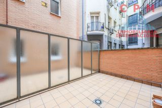 Location Appartement à Ríos Rosas-Nuevos Ministerios. Luminoso piso, sin amueblar, de 76 m2, 2 habitaciones, con balcó