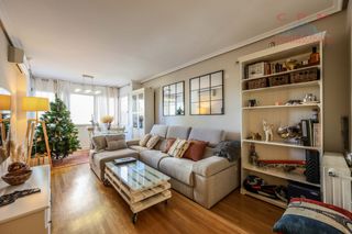 Affitto Appartamento in San Juan Bautista. Estupendo y luminoso piso sin amueblar, de 112 m2 y 3 habitacion