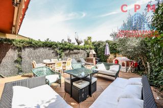 Lloguer Casa adossada a El Soto de la Moraleja. Luminoso chalet adosado, sin amueblar, de lujo, de 241 m2, 5 hab