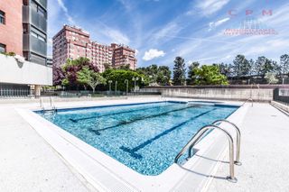 Rent Flat in Costillares. Amplio y luminoso piso sin amueblar, de 140 m2 y 3 dormitorios;