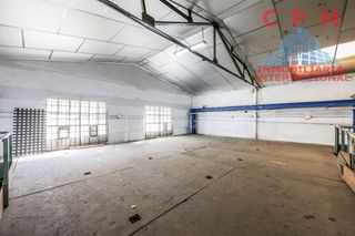 Industrial building in Rejas. Luminosa nave de 2 plantas, con una superficie de 457 m2, totalm