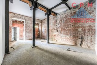 Local Comercial a Pacífico. Magnífico y luminoso local para reformar, de 79 m2, a pie de cal