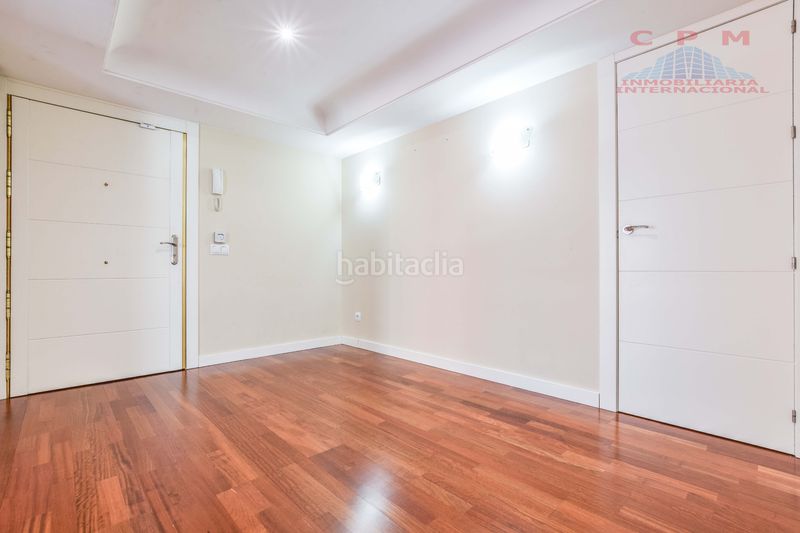 Foto 3d0b34d6-1556-4748-819c-01396c8276c9. Pis amb xemeneia calefacció aparcament a Recoletos Madrid