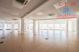 Miete Büro in Bellas Vistas. Amplia y luminosa oficina de 373 m2, con la distribución que se