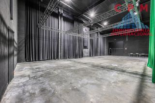 Location Bâtiment à usage industriel à Calle cerrajeros 5. Estupenda nave, completamente reformada, ideal como estudio diáf