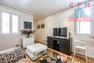 Lloguer Pis a Trafalgar. Luminoso piso sin amueblar, de 65 m2 y 2 habitaciones, próximo a