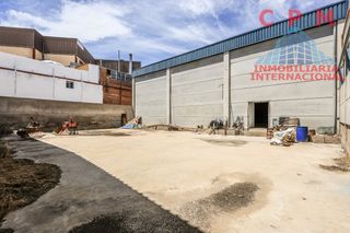 Industrial building in Daganzo de Arriba. Naves industriales, en una parcela de 2.225 m2, totalmente cerra