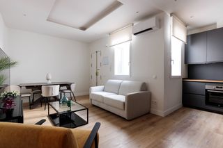 Affitto Appartamento in Goya. Luminoso piso, reformado y totalmente amueblado, de 100 m2, 2 ha