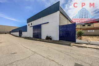 Fabrikhalle in Daganzo de Arriba. Naves industriales, en una parcela de 2.225 m2, totalmente cerra