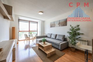 Alquiler Piso en Sanchinarro. Luminoso piso amueblado, de 62 m2 y 1 habitación, situado en una