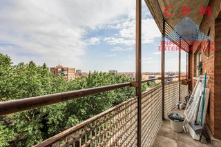 Miete Etagenwohnung in Acacias. Luminoso piso amueblado, de 101 m2, 3 dormitorios y balcón; próx