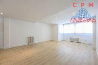 Lloguer Pis a Recoletos. Luminoso piso totalmente reformado y sin amueblar, de 70 m2 y un